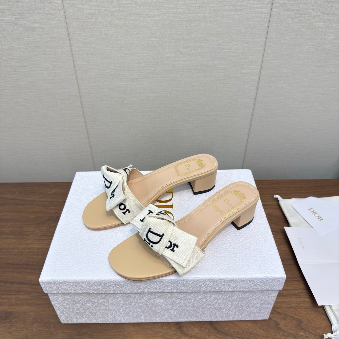 CD 26s J'Adior Chunky Heel 4.5cm Beige Canvas Lambskin 922451