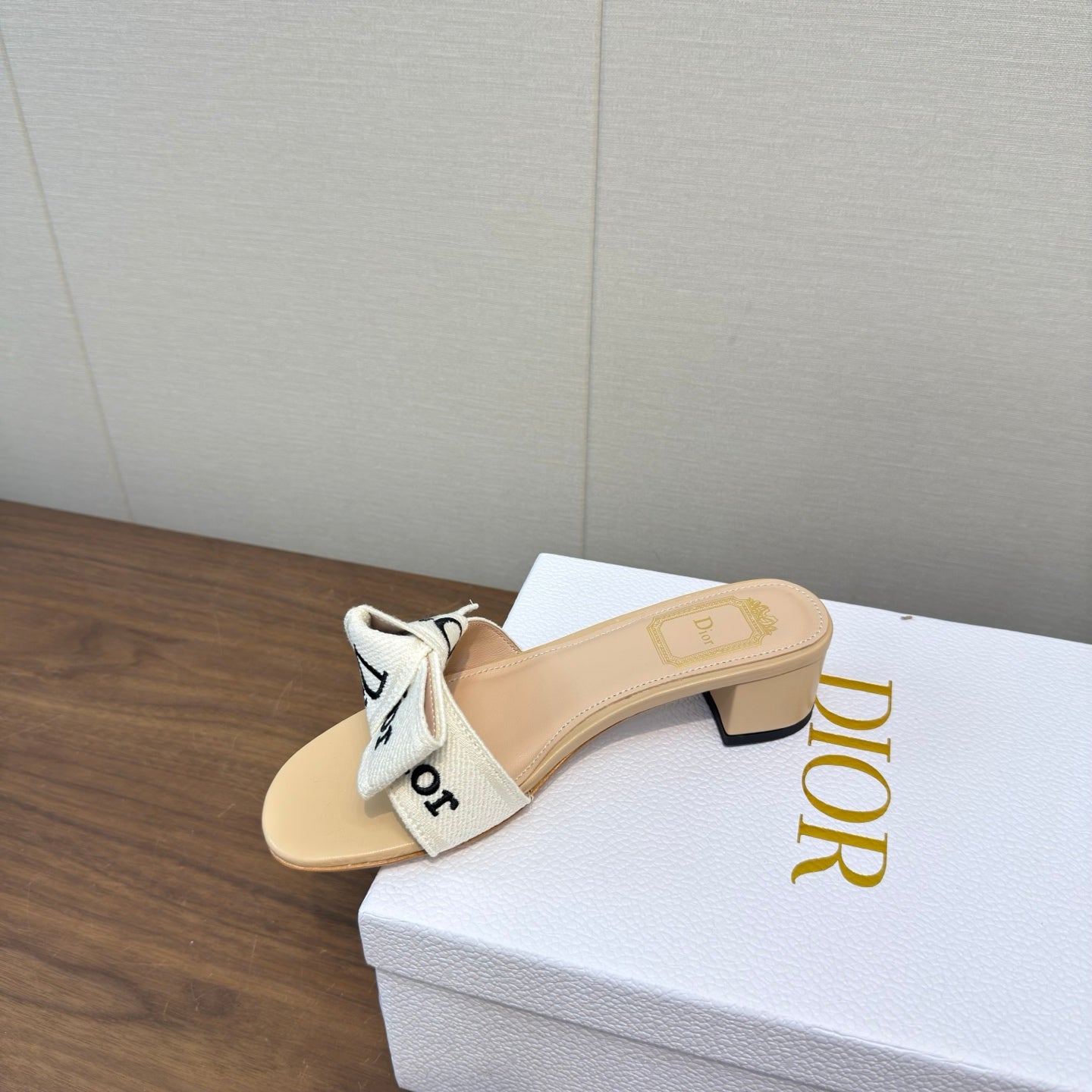 CD 26s J'Adior Chunky Heel 4.5cm Beige Canvas Lambskin 922451