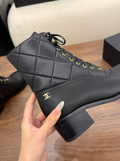 CC 26B Lace-Up Boots 4.5cm Black Quilted Leather 122446
