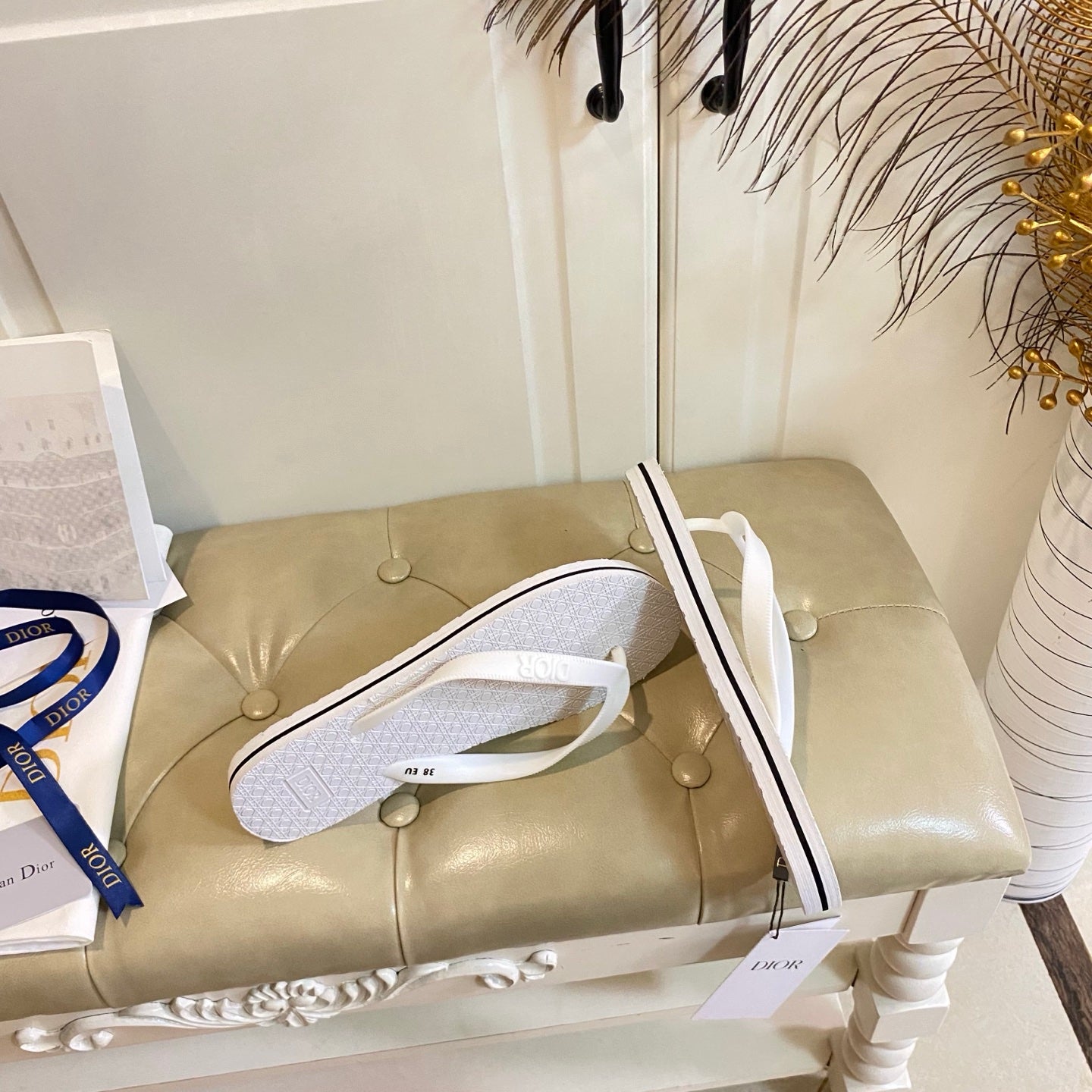 CD Thong Sandal White Rubber 687624