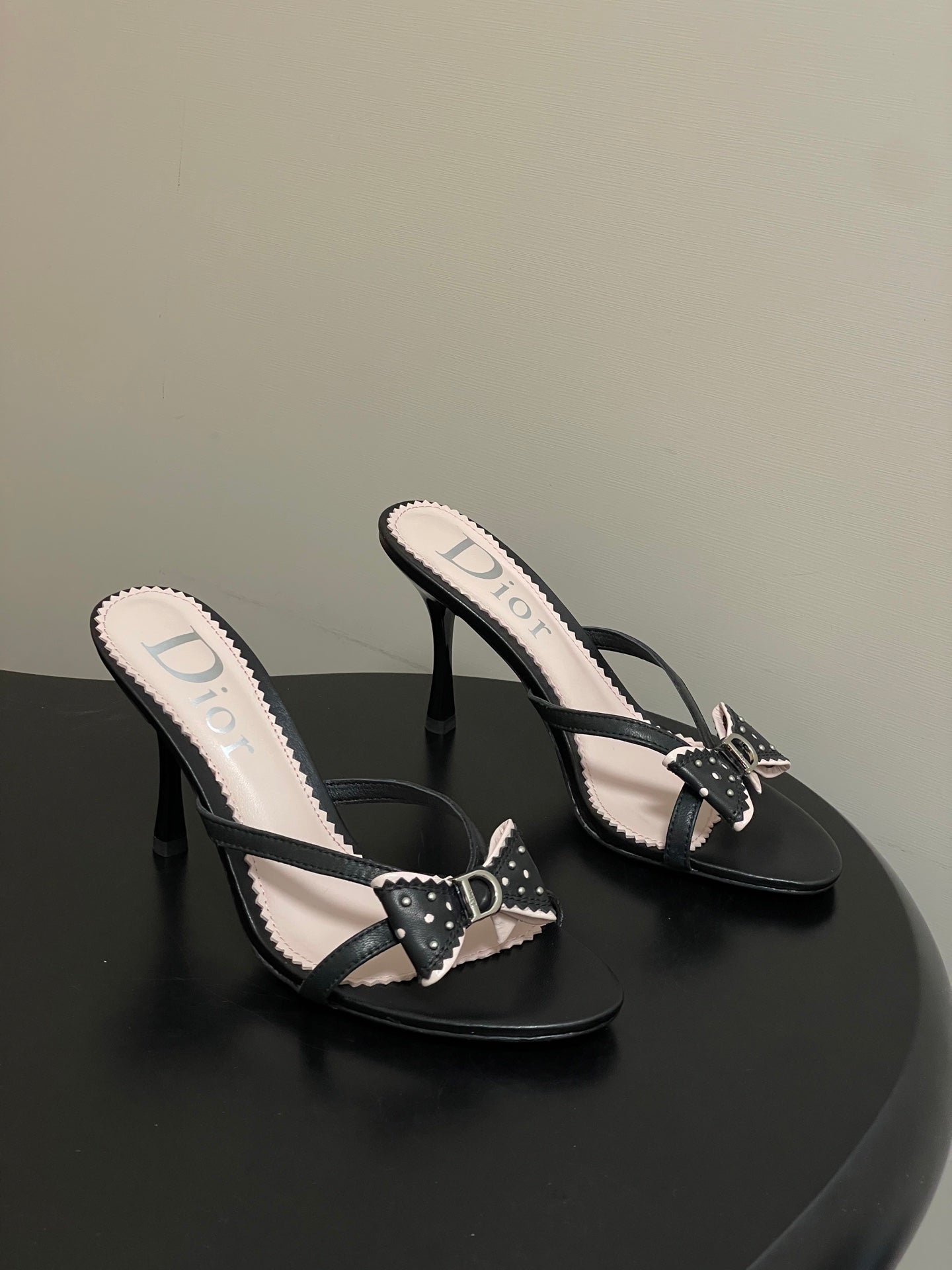 CD 26SS D'Trick Heeled Sandal 10cm Black Bow Detail Sheepskin 632581