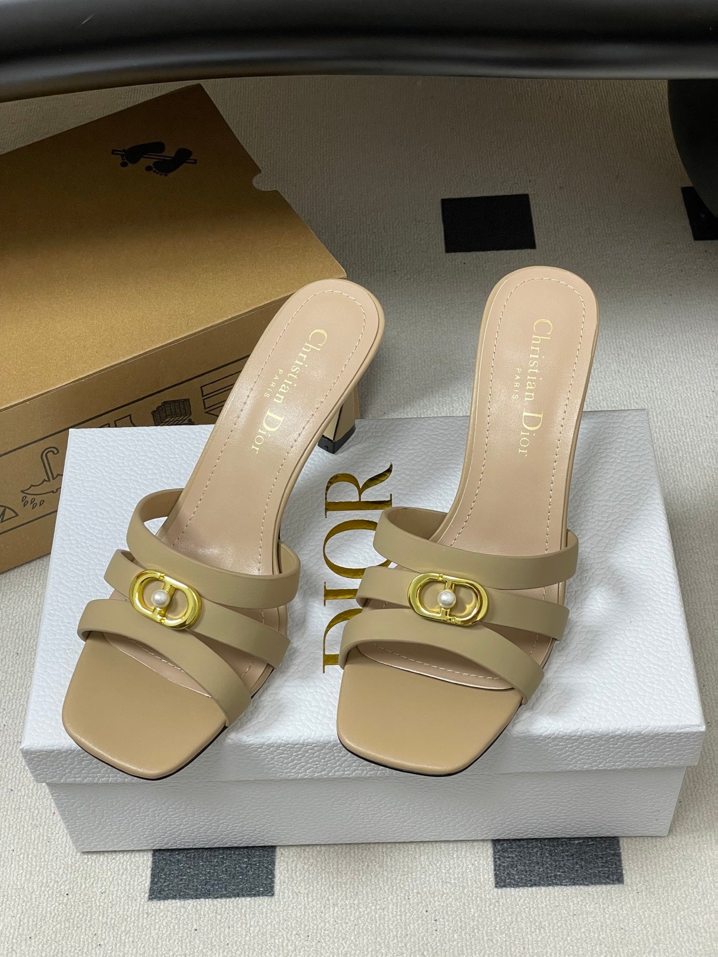 CD 26 High-Heeled Sandals 80mm Beige Cowhide 632588