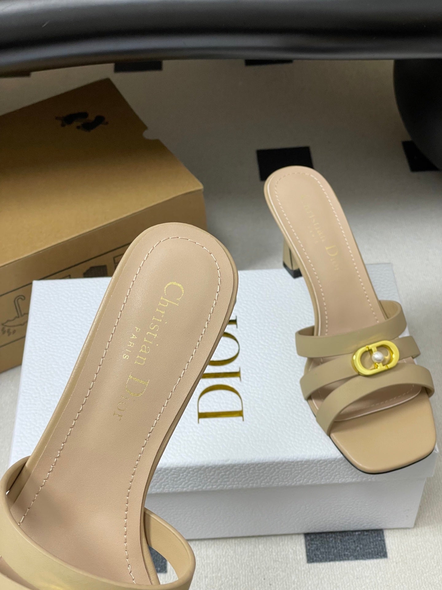 CD 26 High-Heeled Sandals 80mm Beige Cowhide 632588
