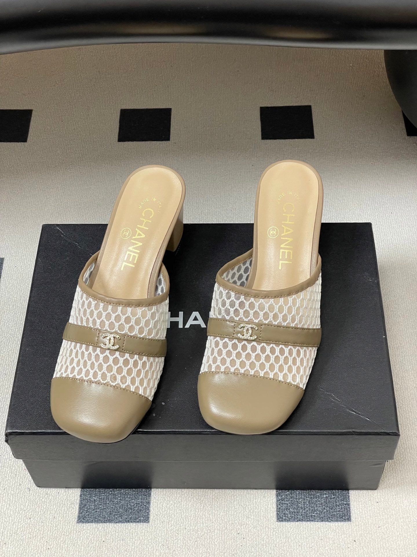 CC 26s High-Heeled Mules 65 Light Taupe Cowhide 649462