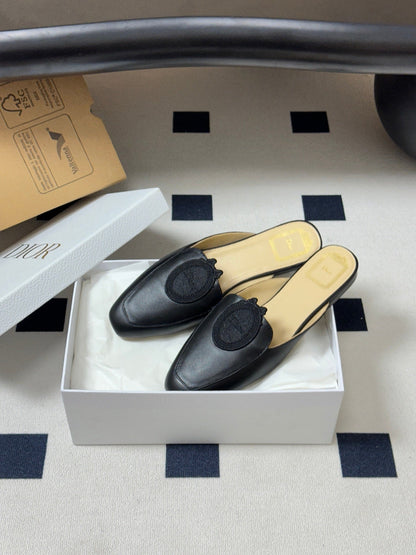 CD Médaillon Mule Black Lambskin 834917