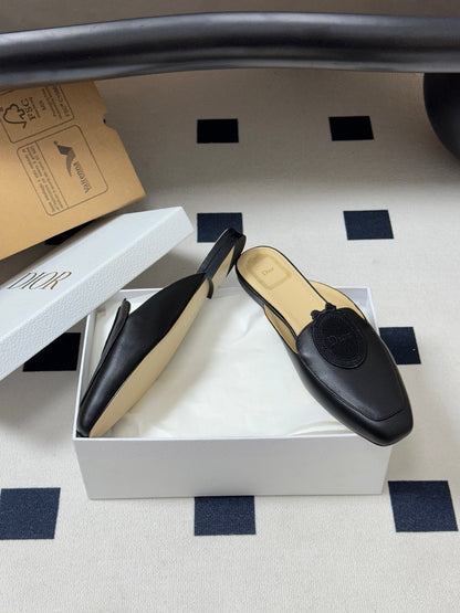 CD Médaillon Mule Black Lambskin 834917