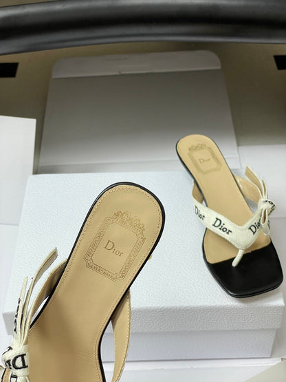 CD J'Adior Heeled Thong Sandal Black Beige Leather 834941