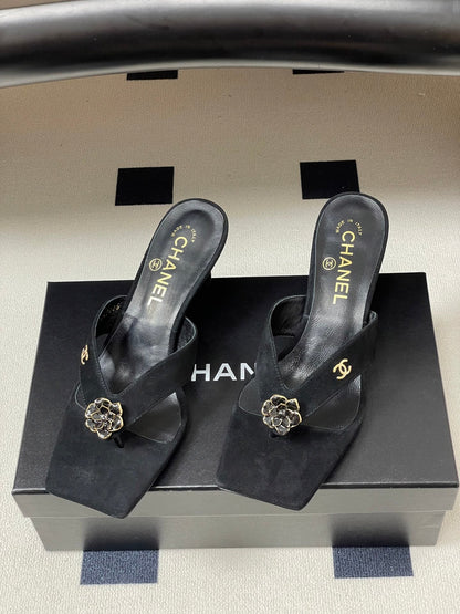 CC 26s Camellia High-Heeled Sandals Square Toe 6cm Black Suede 834731