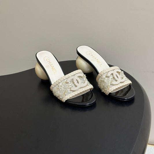 CC 26s Giant Pearl Heel Sandals Cream Black Patent Leather Fabric 933133