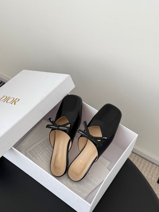 CD 26 Mary Jane Slippers Black Patent Leather 605824