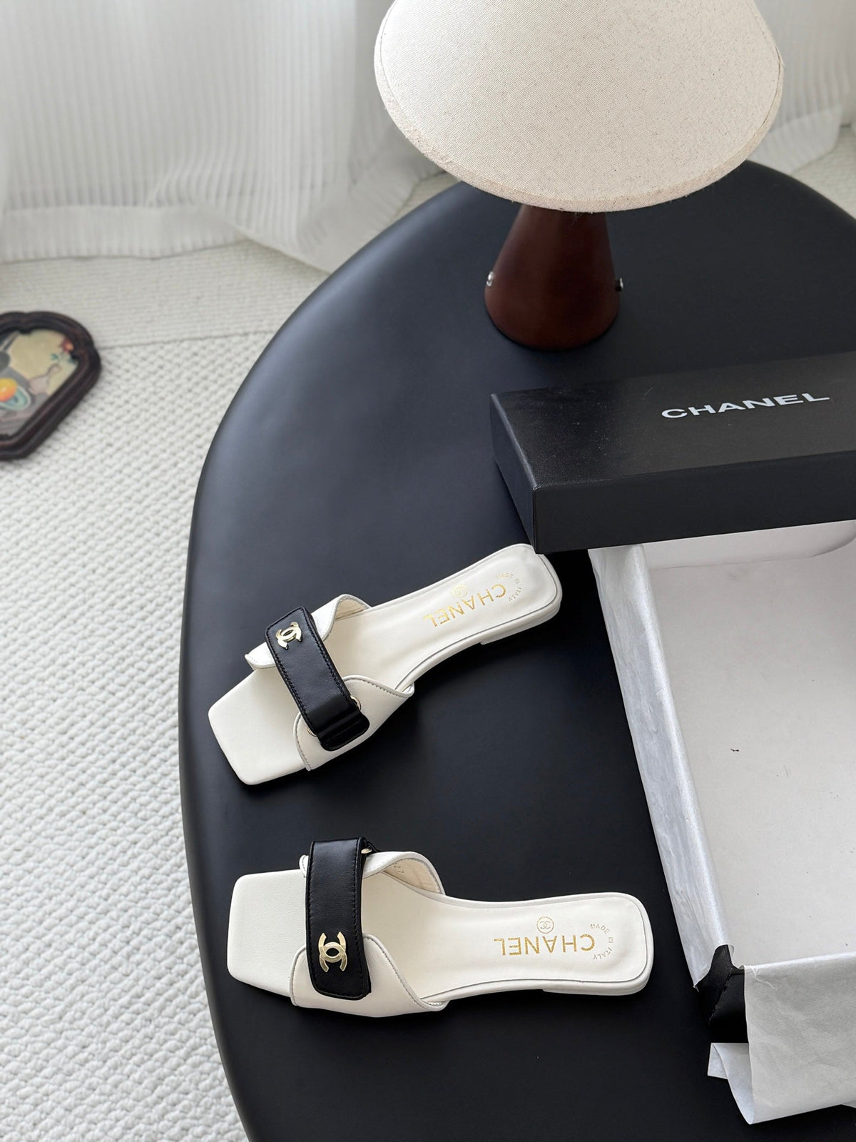 CC 26s Buckle Slippers White Black Leather 829739