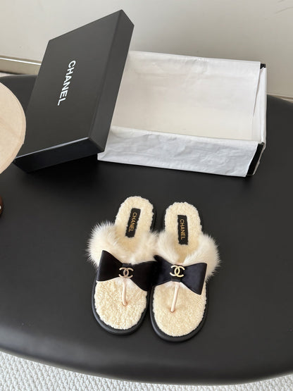 CC 26s Bowknot Thong Sandals Cream Furry Shearing 969672