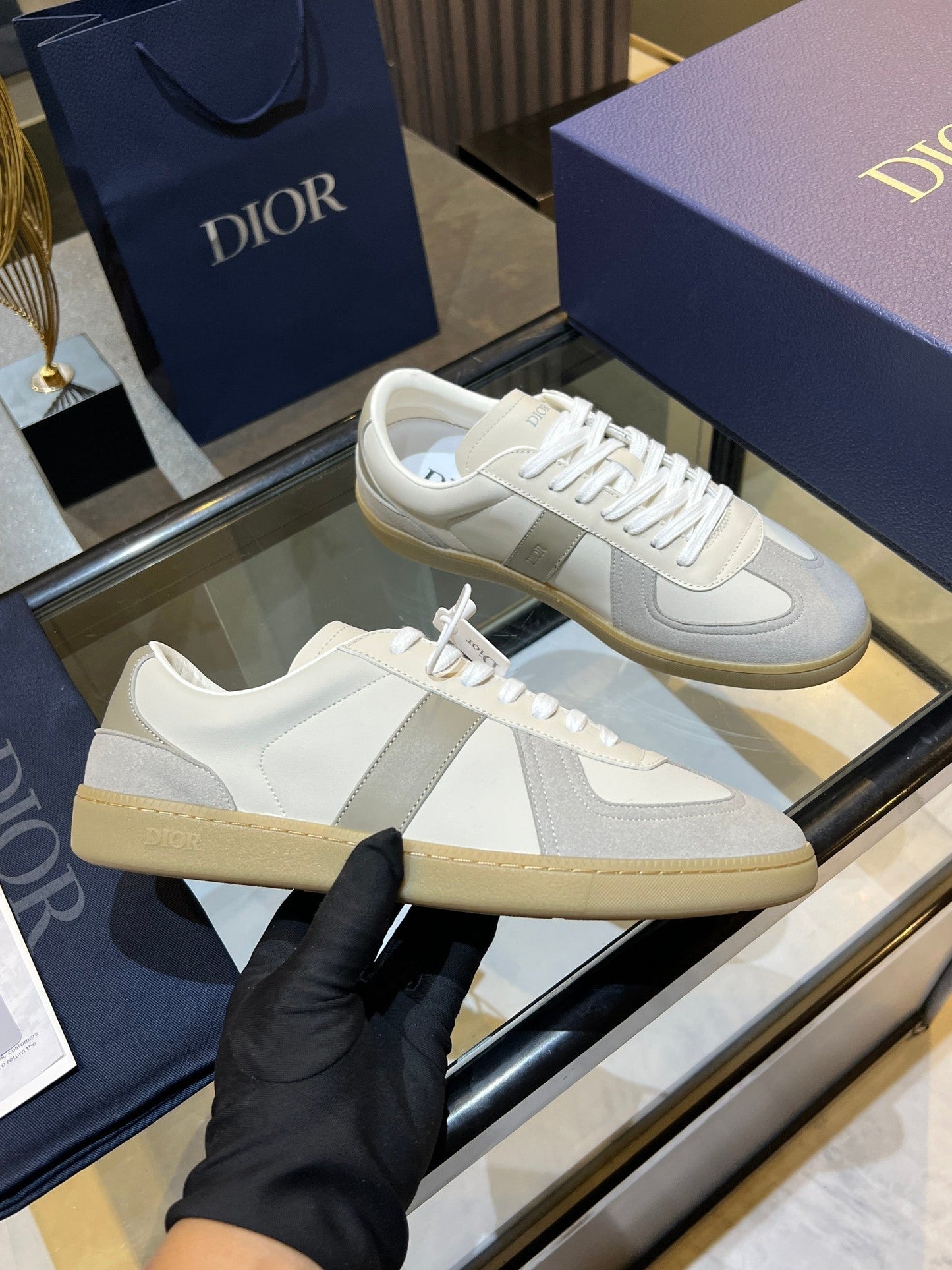 CD 26s B01 Matchpoint Sneaker White Grey Calfskin Suede 924614