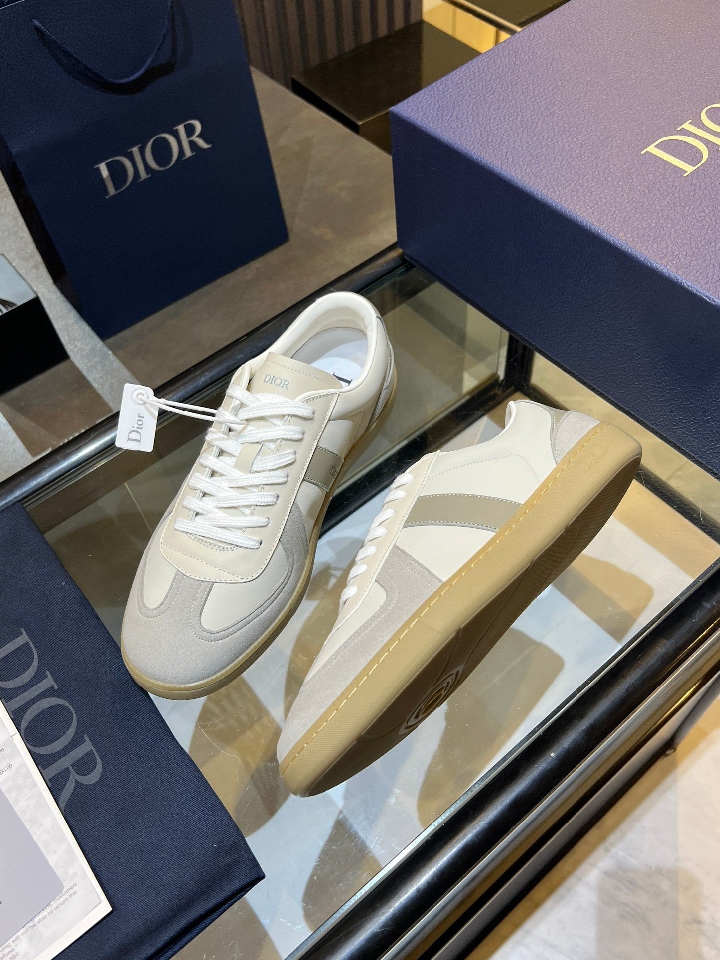 CD 26s B01 Matchpoint Sneaker White Grey Calfskin Suede 924614