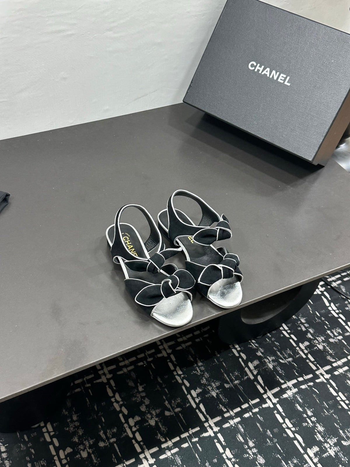 Chanel 26S Bow Sandals In Black And Silver Suede