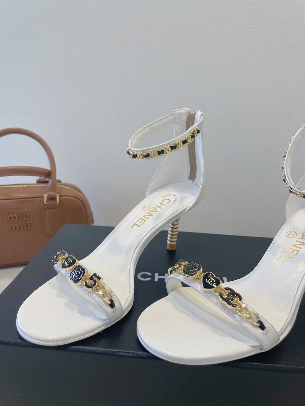 CC 26s High-Heeled Sandals 6.5cm White Lambskin 941627