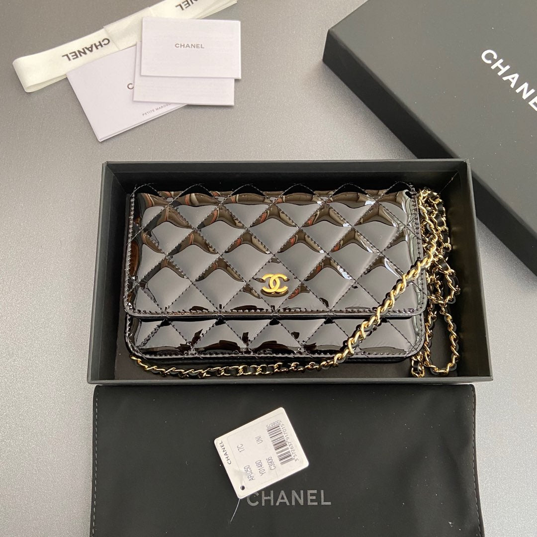 CC Woc 20cm Black Patent Calfskin Gold Hardware