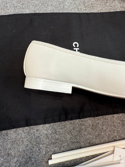 CC 26C Ballet Flats 1cm White Beige Leather 118956