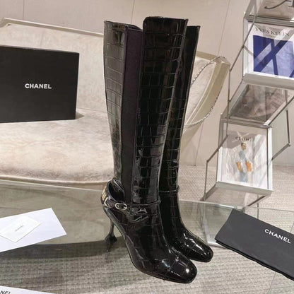CC 26S Chain Buckle Croc Jumping Boots 9cm Black Patent Leather 117689