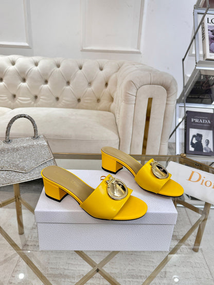 CD 26s Médaillon Buckle Slides 5cm Yellow Lambskin 927392