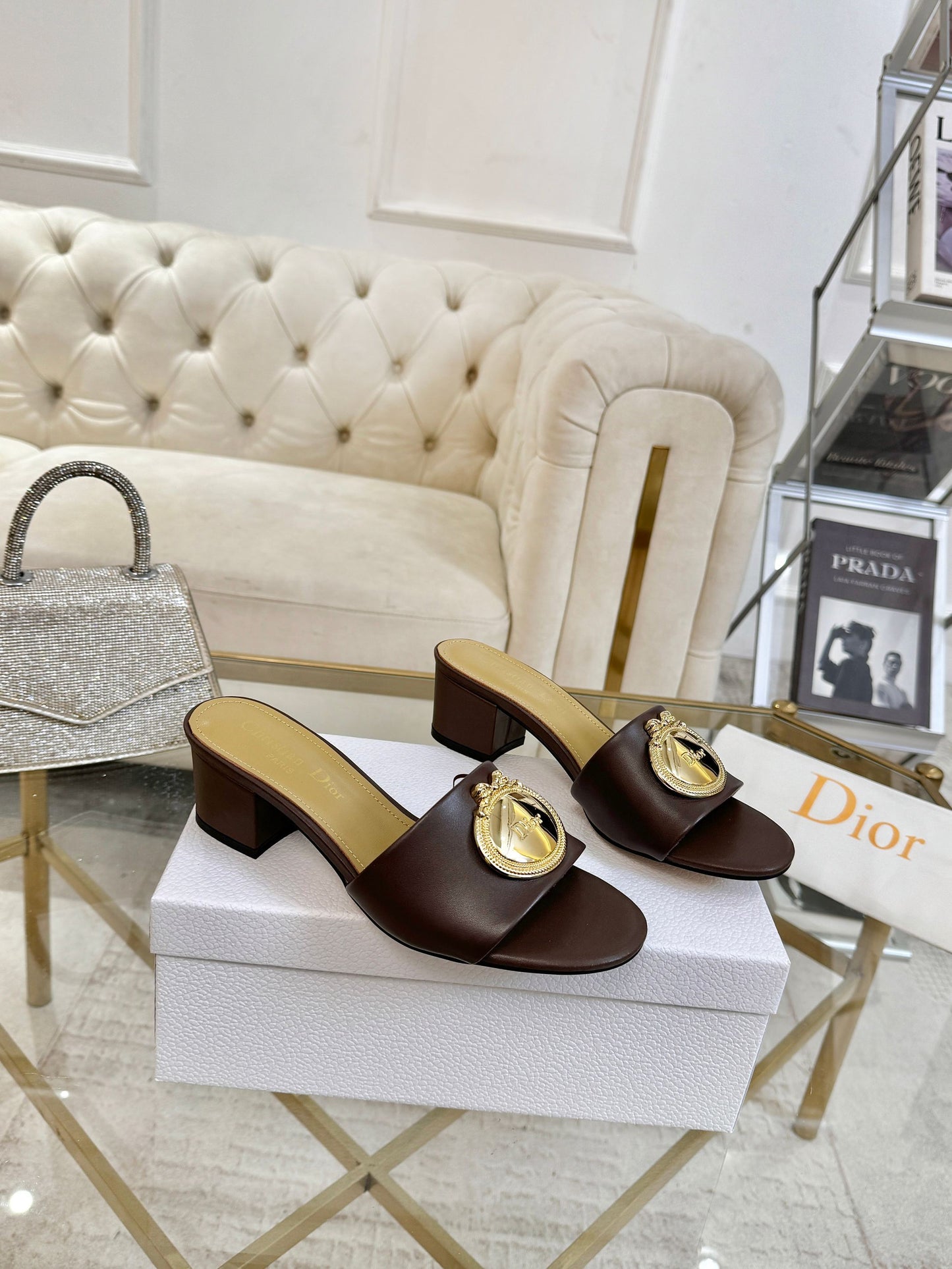CD 26s Médaillon Buckle Slides 5cm Coffee Lambskin 927391