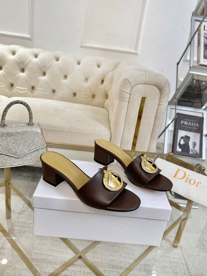 CD 26s Médaillon Buckle Slides 5cm Coffee Lambskin 927391