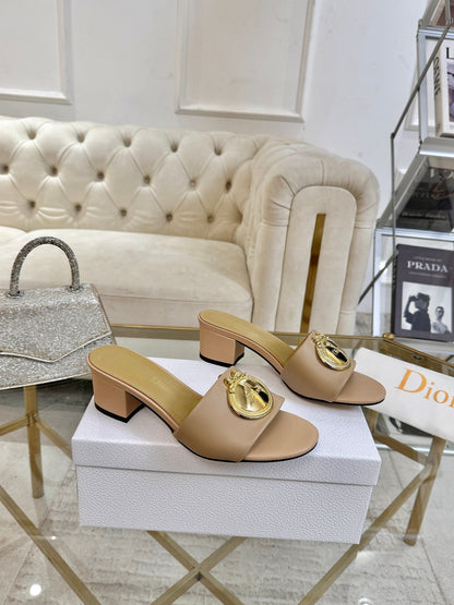 CD 26s Médaillon Buckle Slides 5cm Beige Lambskin 927390