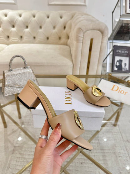 CD 26s Médaillon Buckle Slides 5cm Beige Lambskin 927390