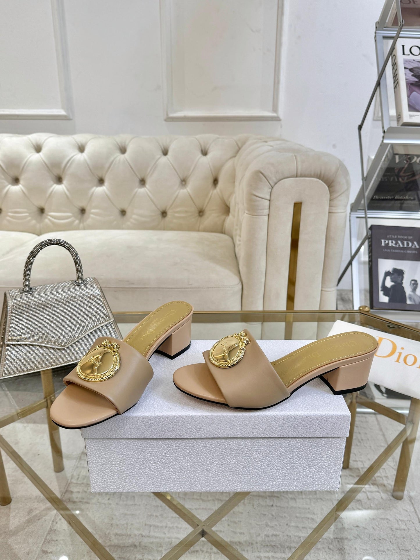 CD 26s Médaillon Buckle Slides 5cm Beige Lambskin 927390