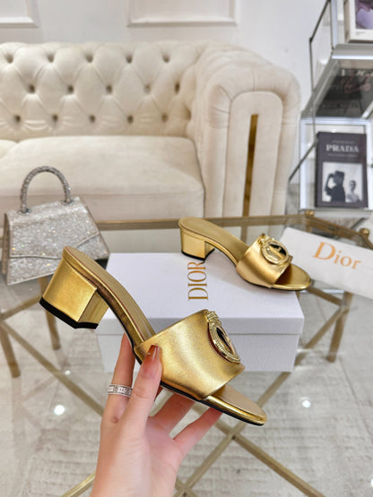CD 26s Médaillon Buckle Slides 5cm Gold Lambskin 927389