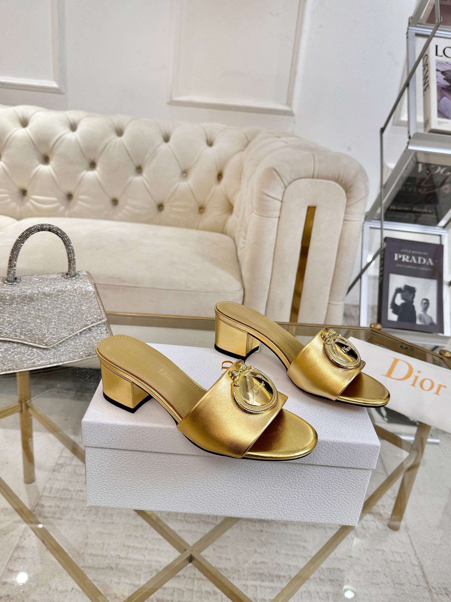 CD 26s Médaillon Buckle Slides 5cm Gold Lambskin 927389