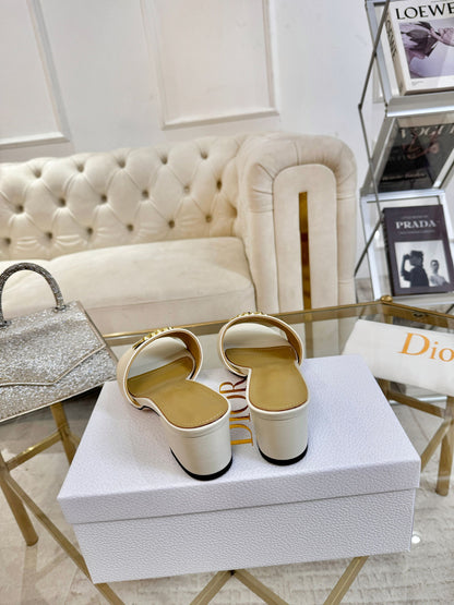 CD 26s Médaillon Buckle Slides 5cm Sliver Lambskin 927378