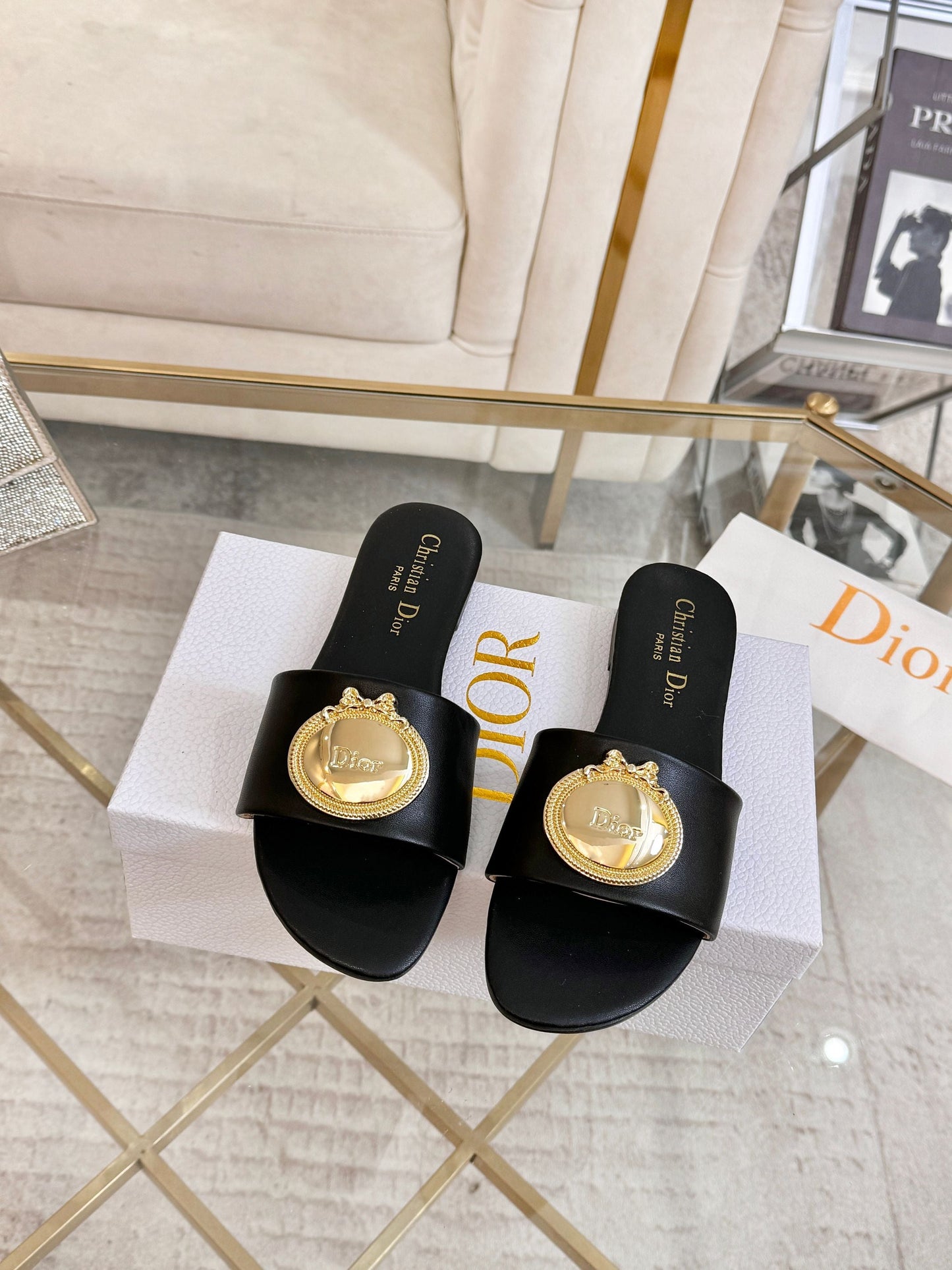 CD 26s Sandals Black Leather 667117