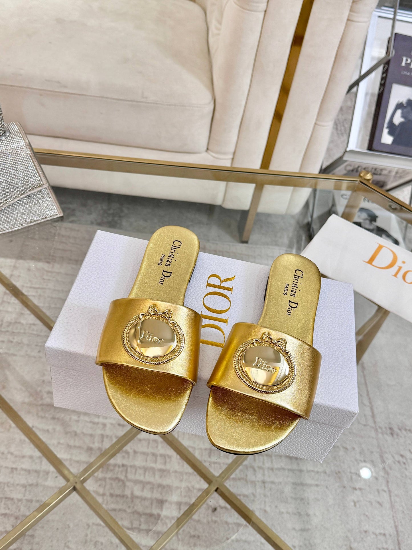 CD 26s Sandals Gold Leather 667116