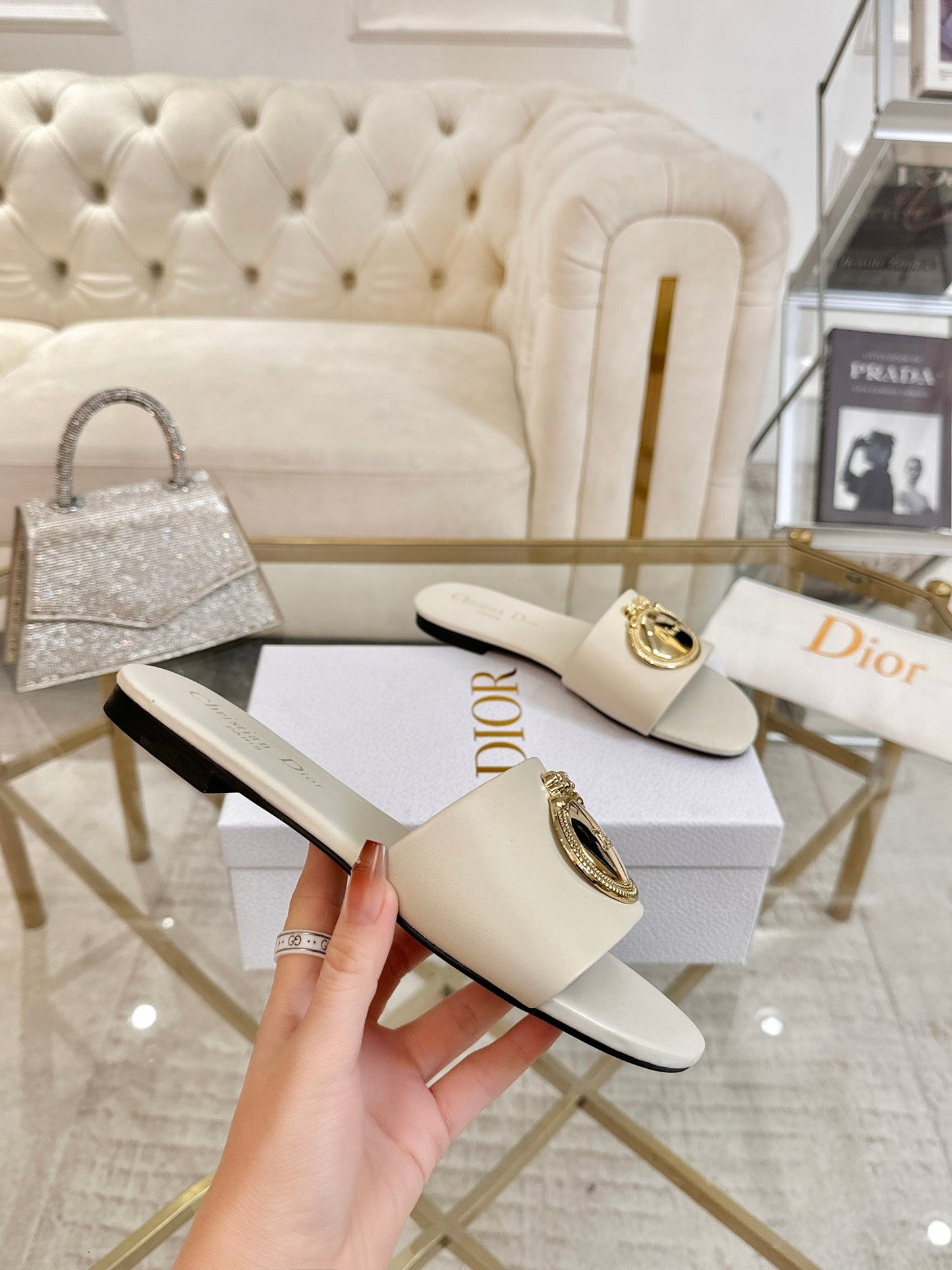 CD 26s Sandals Ivory Leather 667113