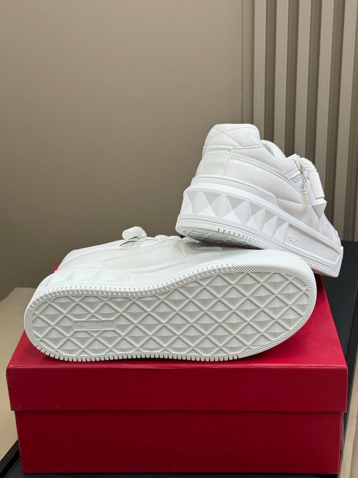 VT 2025 Sneakers White Frabic Cowhide 548577