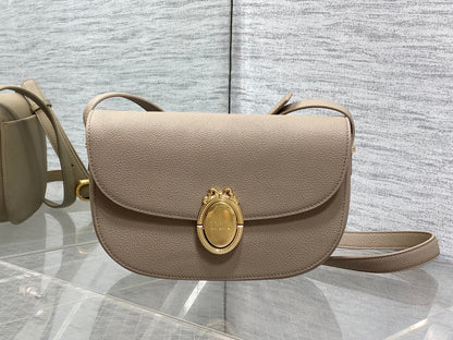 CD 2026 Médaillon Flap Bag 23cm Grained Calfskin