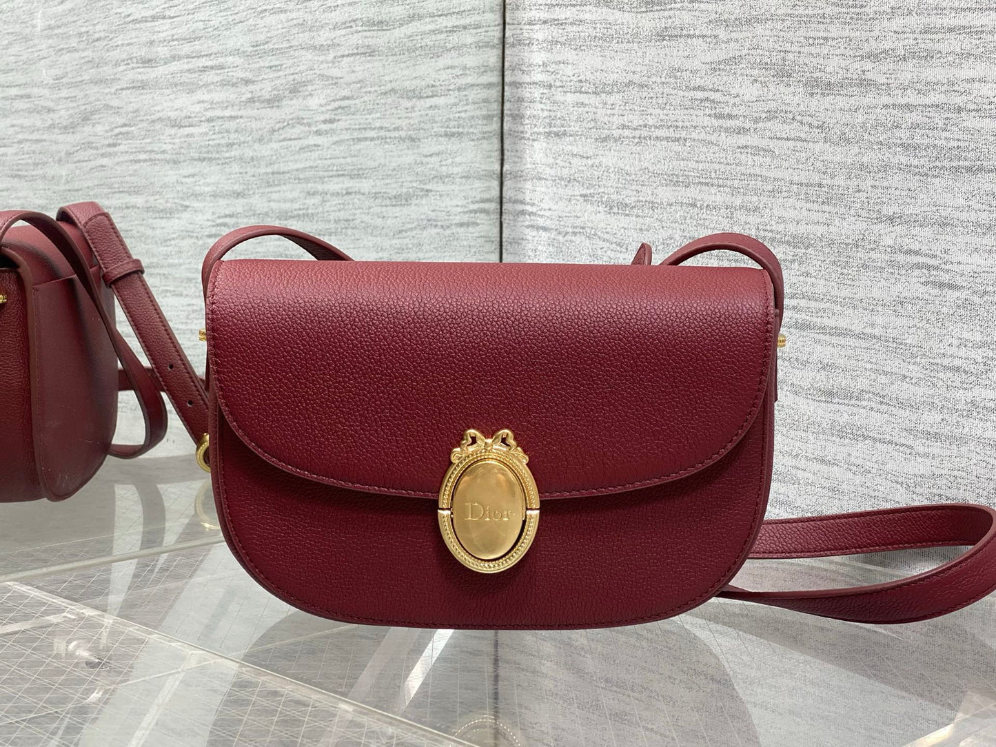 CD 2026 Médaillon Flap Bag 23cm Grained Calfskin