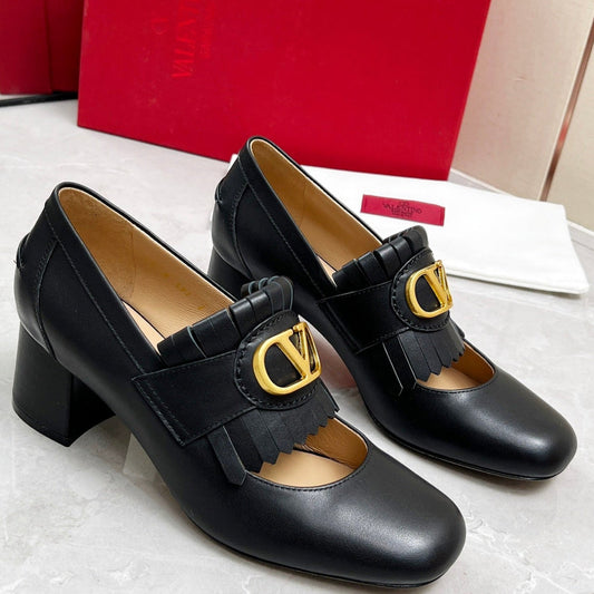 VT 25 Signature Heeled Loafer Black Calf Leather 293943