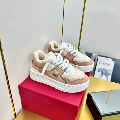 One Stud Xl Trainer 65mm In Dark Beige Mix White Suede Lined With Wool Fleece 994612