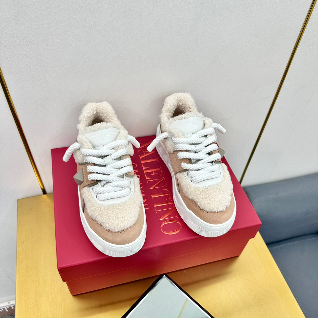 One Stud Xl Trainer 65mm In Dark Beige Mix White Suede Lined With Wool Fleece 994612