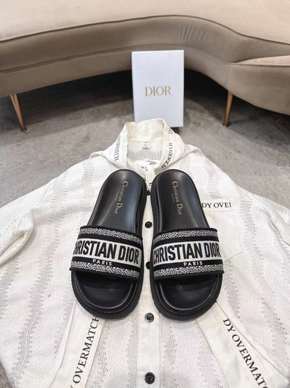 CD 26s Platform Sandals Black Cream Leather Fabric 944463
