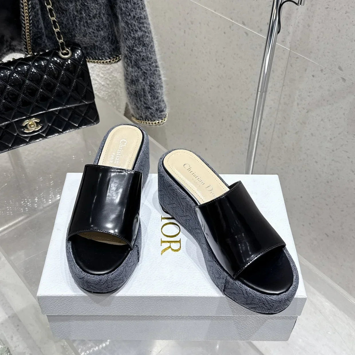 CD 26s Platform Sandal 65 Black Beige Patent Leather 636359
