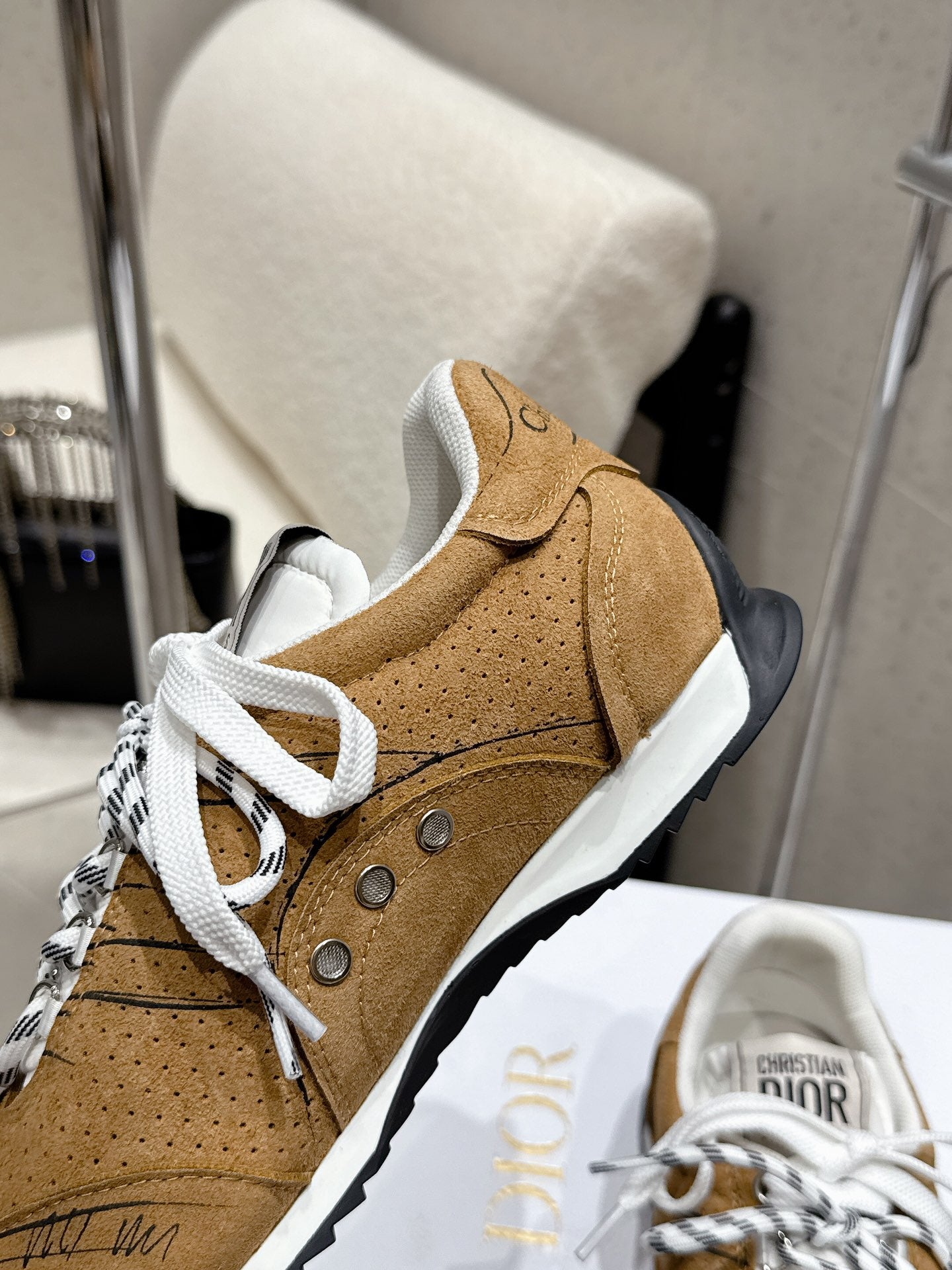 CD D-Sketch Sneaker Brown Nubuck Leather 554390