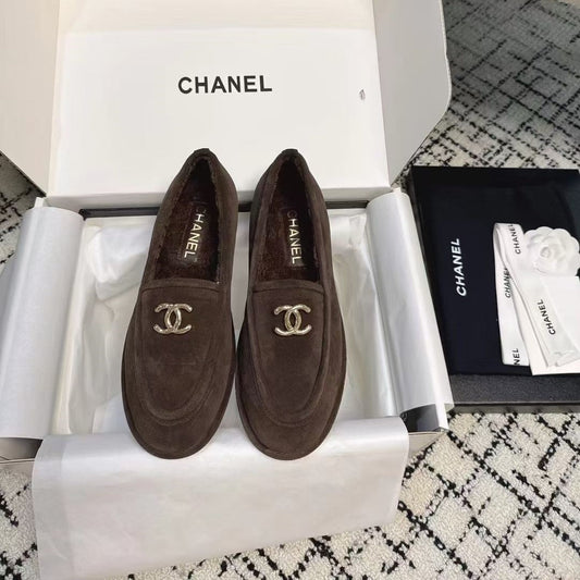 CC 26S Turnlock Loafers 1.5cm Dark Brown Suede Shearling 118143