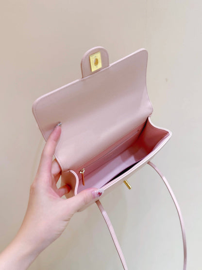 Chanel 26 Shoulder Bag 22cm Pink Caviar Leather 351910