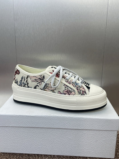 CD Walk'n Dior Oblique White Flower Motif Cowhide Fabric