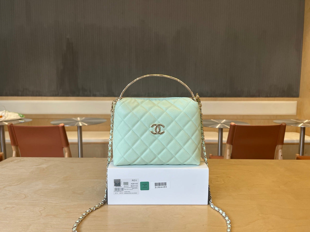 CC Handle Vintage Bag 19 Mint Green Caviar 277776