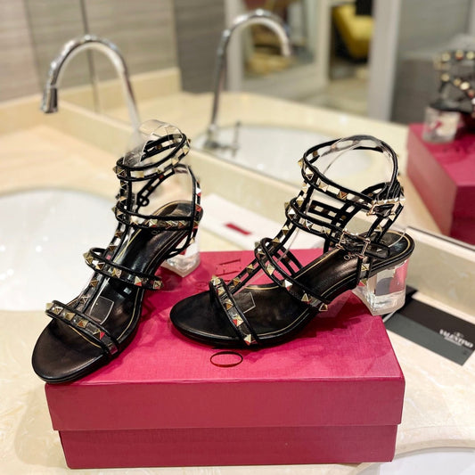 ROCKSTUD SANDAL WITH STRAP IN BLACK CALFSKIN 60 MM