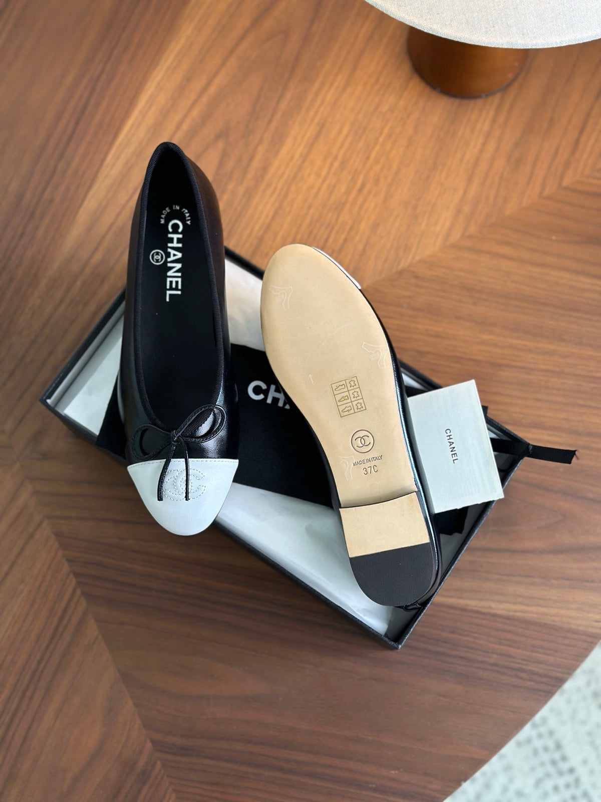 CC 26s Ballet Flat White Black Calfskin 938177